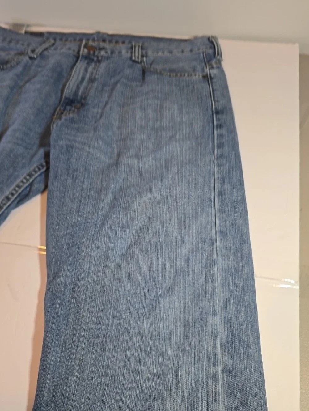 Levis straight leg